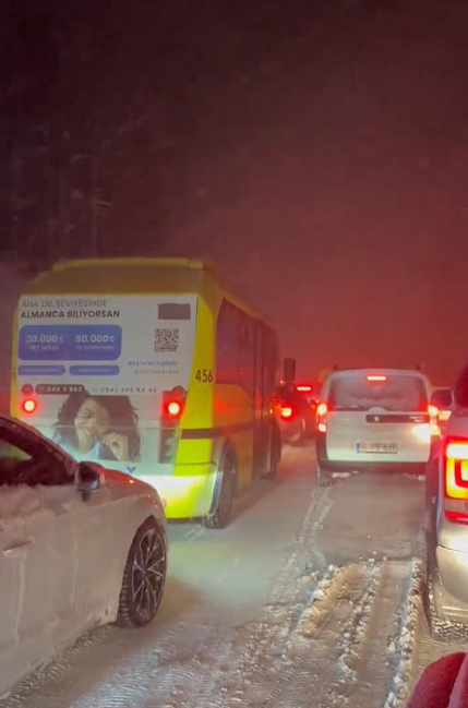 Uludağ'da yollar kapandı