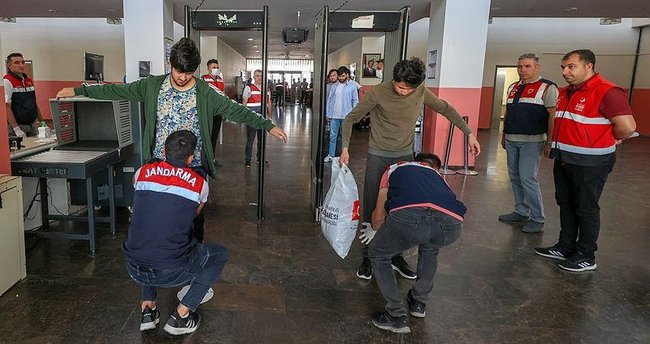 Afgan uyruklu kaçak göçmenler ülkelerine geri gönderildi