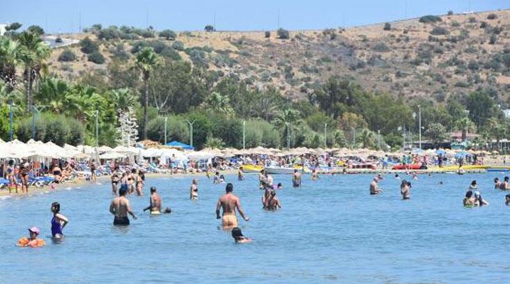 Bodrum plajlarında bayram hareketliliği