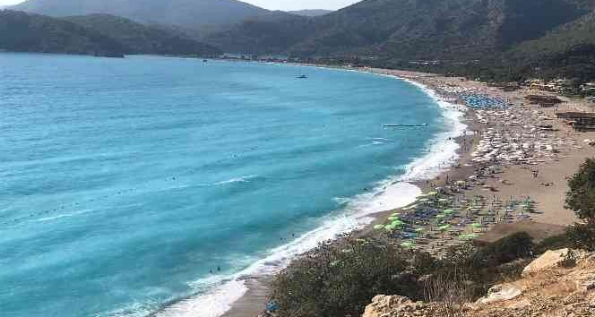 Fethiye'de denizin rengi turkuaza döndü