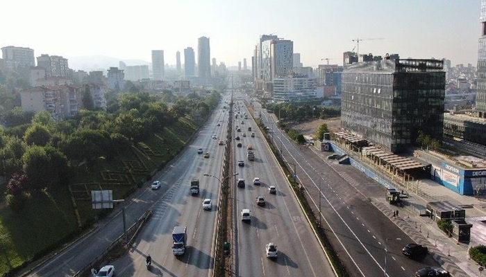 İstanbul'da bayram sabahı yollar boş kaldı! Trafik yoğunluğu yüzde 4