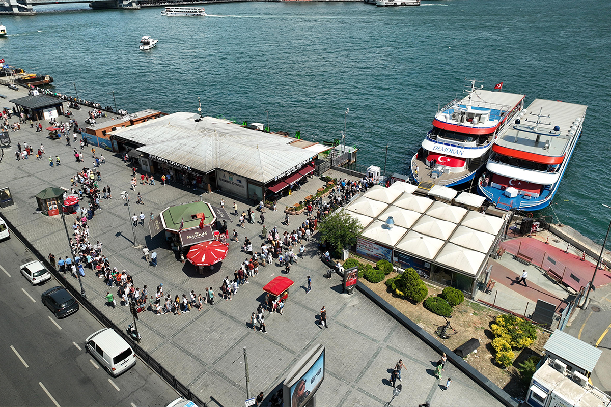 İstanbul'da bayramda vapur sırası yoğunluğu