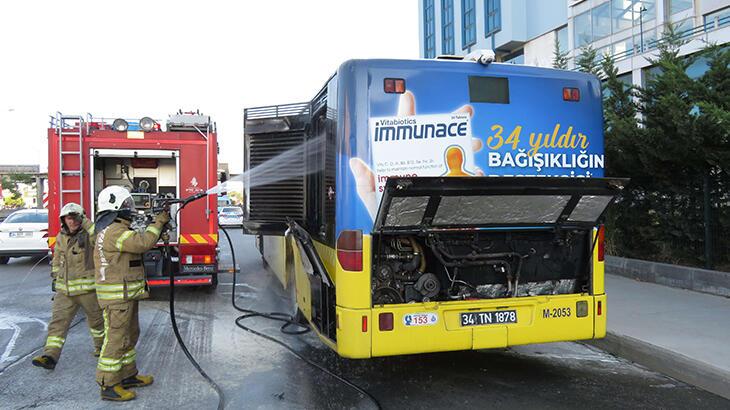 Kadıköy'de İETT otobüsünde korkutan yangın