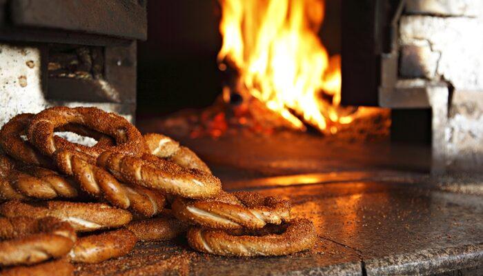 Pazarların, hafta sonu gezmelerinin, kahvaltıların vazgeçilmeziydi... Simit de zamlardan nasibini aldı!