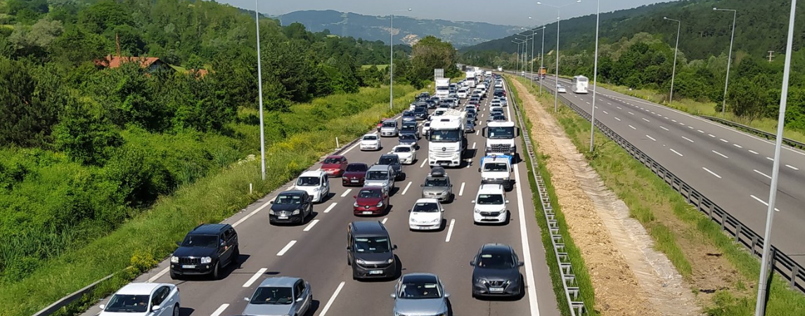 Bayram tatili öncesi Bolu geçişinde yoğunluk yaşanıyor